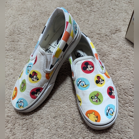 Vans x Disney Classic Slip On Character Button Print - Picture 2 of 5